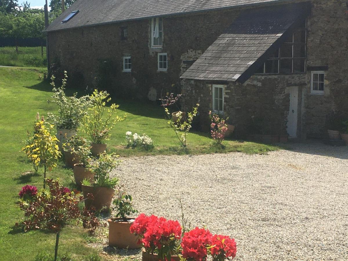 Bed and Breakfast Chez Thomas 7 Route Du Monde Ancien Saint-Georges-D'Aunay Экстерьер фото