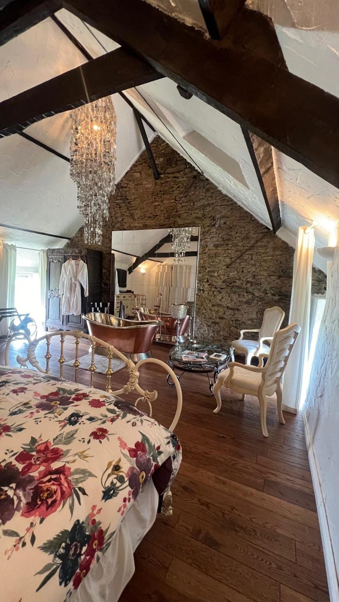 Bed and Breakfast Chez Thomas 7 Route Du Monde Ancien Saint-Georges-D'Aunay Экстерьер фото